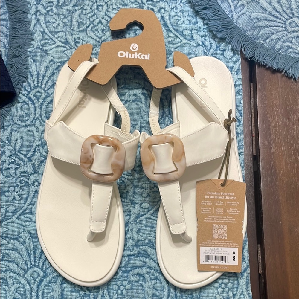 OluKai la’i t-bar white Cream Sandals with Brown Accents